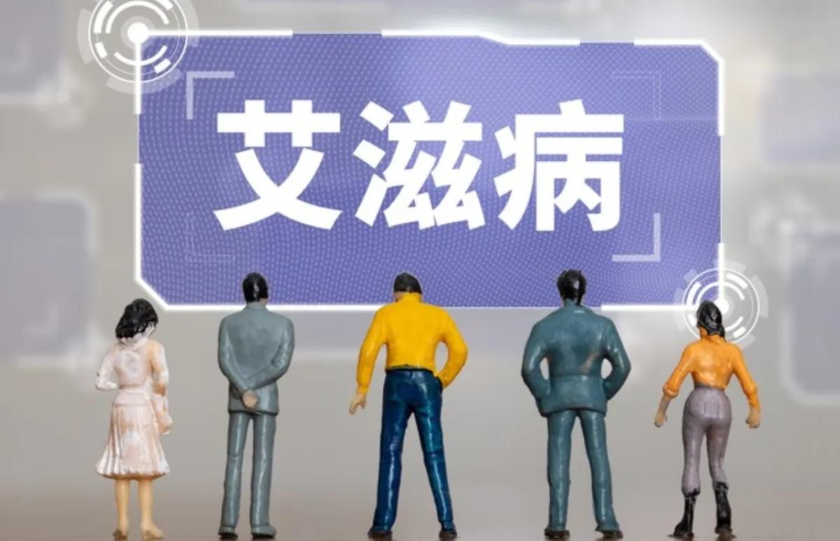 中年大叔在日本打工遭侮辱得了HIV，严重并发症治疗药物只要几毛钱一片
这个病人是