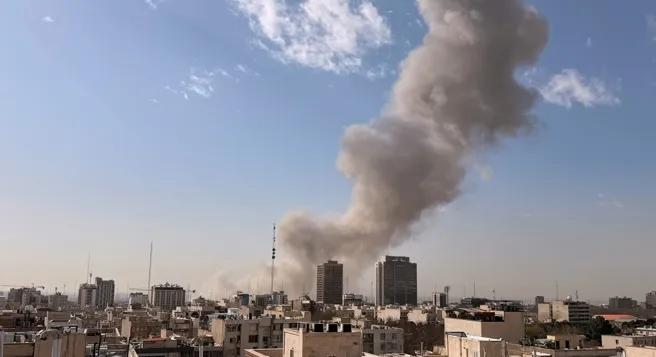 以色列国防部长卡茨称，以军于28日清晨对伊朗发动“先发制人打击”，全国随即进入紧