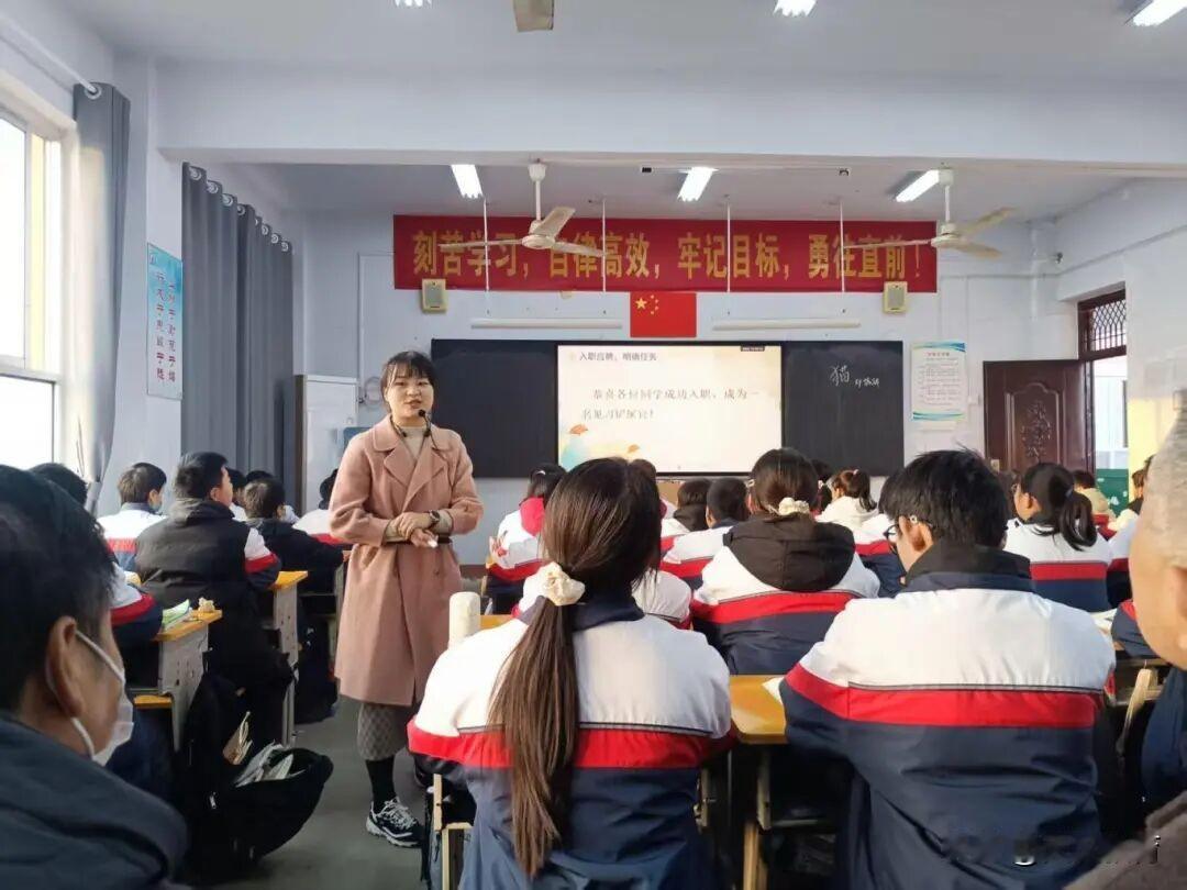 2025年，汉台区铺镇初级中学全面贯彻党的教育方针，秉持“铸魂强师、培优提质”核