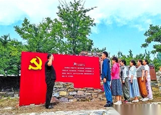大学入党的竞争到底有多狠？一个几百号人的学院，一年放出来的名额可能只有十几个。