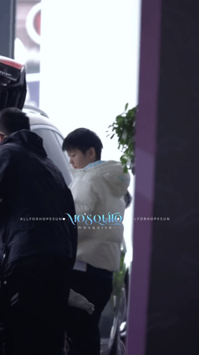 3.14日，莎莎在酒店出发去参加比赛，翔哥一起。

重庆冠军赛，女单1/4决赛，