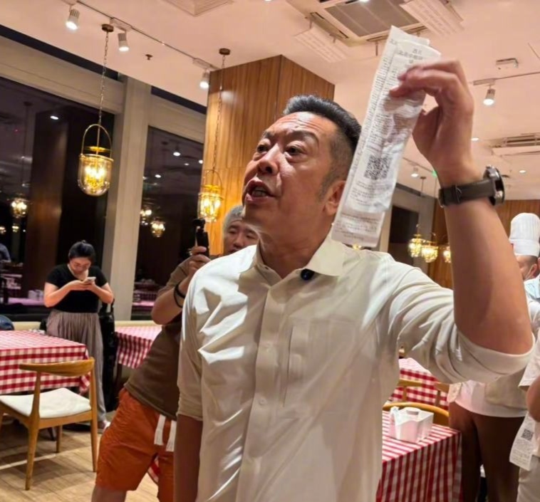 西贝将起诉罗永浩 真是无语了，一边推出罗永浩菜单，一边又要起诉罗永浩，脸真大呢。