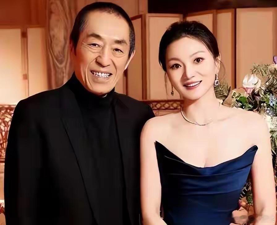 只享福不共苦? 76 岁张艺谋近况曝光, 才知陈婷为啥亲手摘掉妻子认证 ​​​