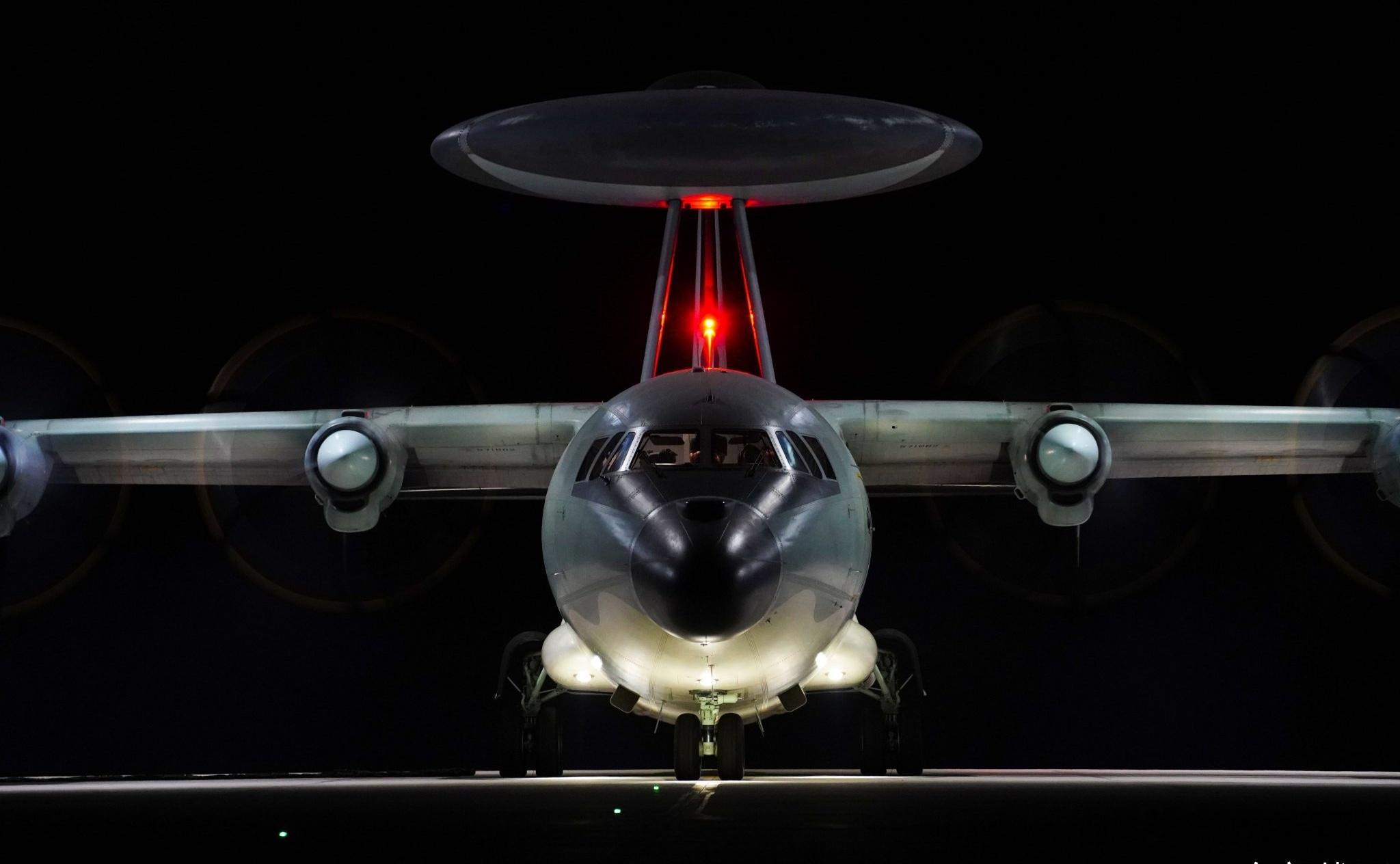 过于落后，可以展示人民海军成立77周年 2026年4月23~25日，东部战区海军