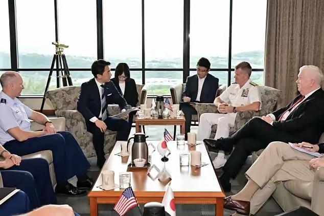 日本防相访美迎来“开门黑”，诱导美军司令谴责中国，对方不上当

日本防相小泉进次