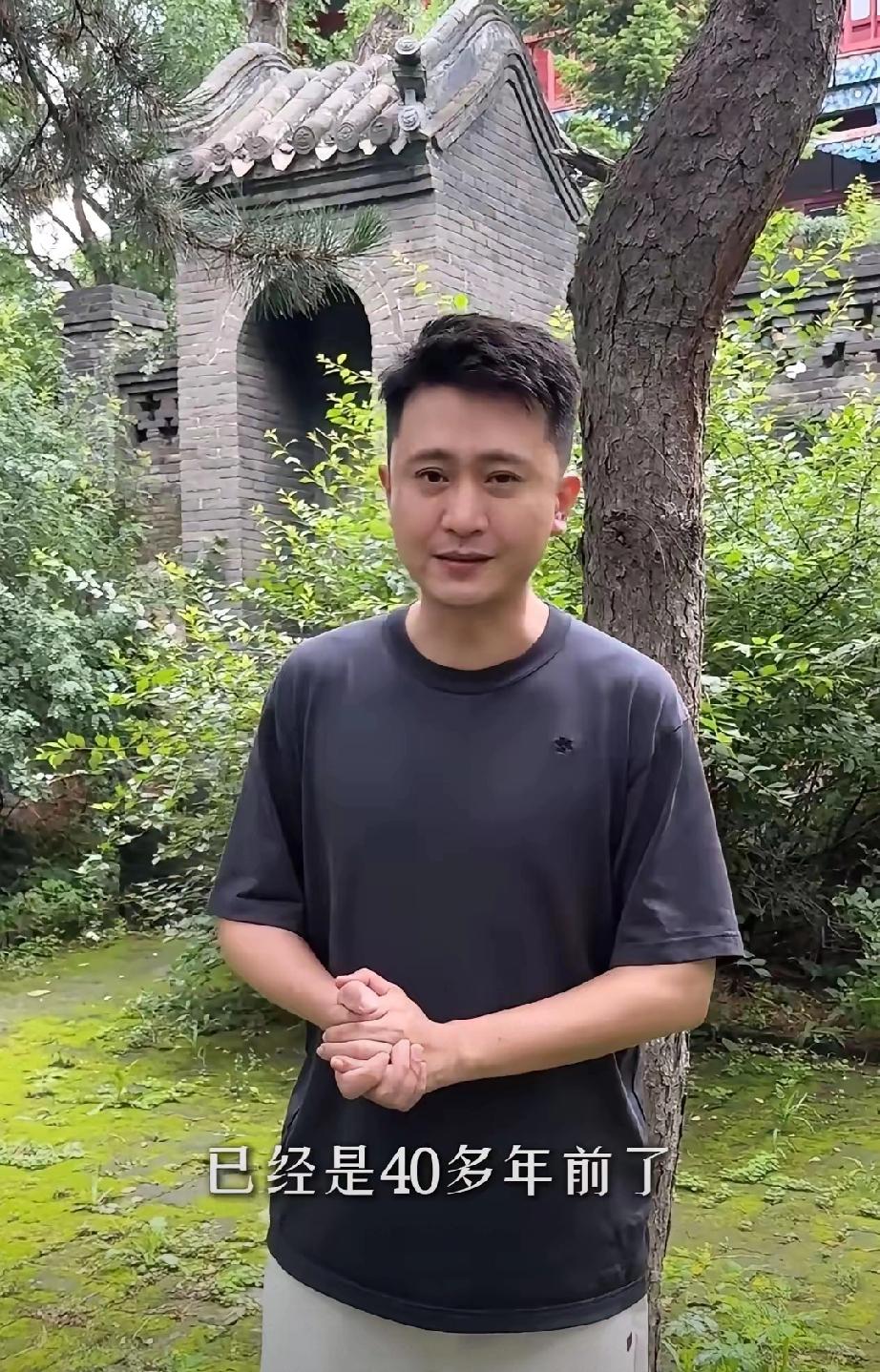 跨越42年！央视杨帆携父母重游老家龙首山，一张旧照看哭众人
 
    央视主持