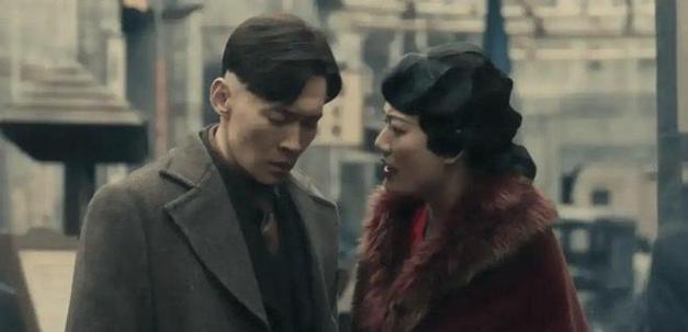 这对夫妻太自私恶毒也太蠢。

《八千里路云和月》里，丁玉娇花了钱却没能进入租界，