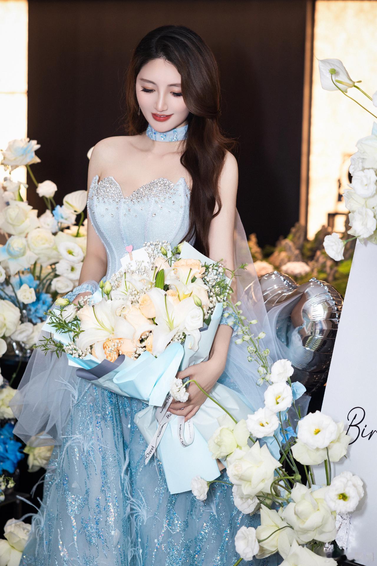 晒图笔记大赛美女明星穿搭写真