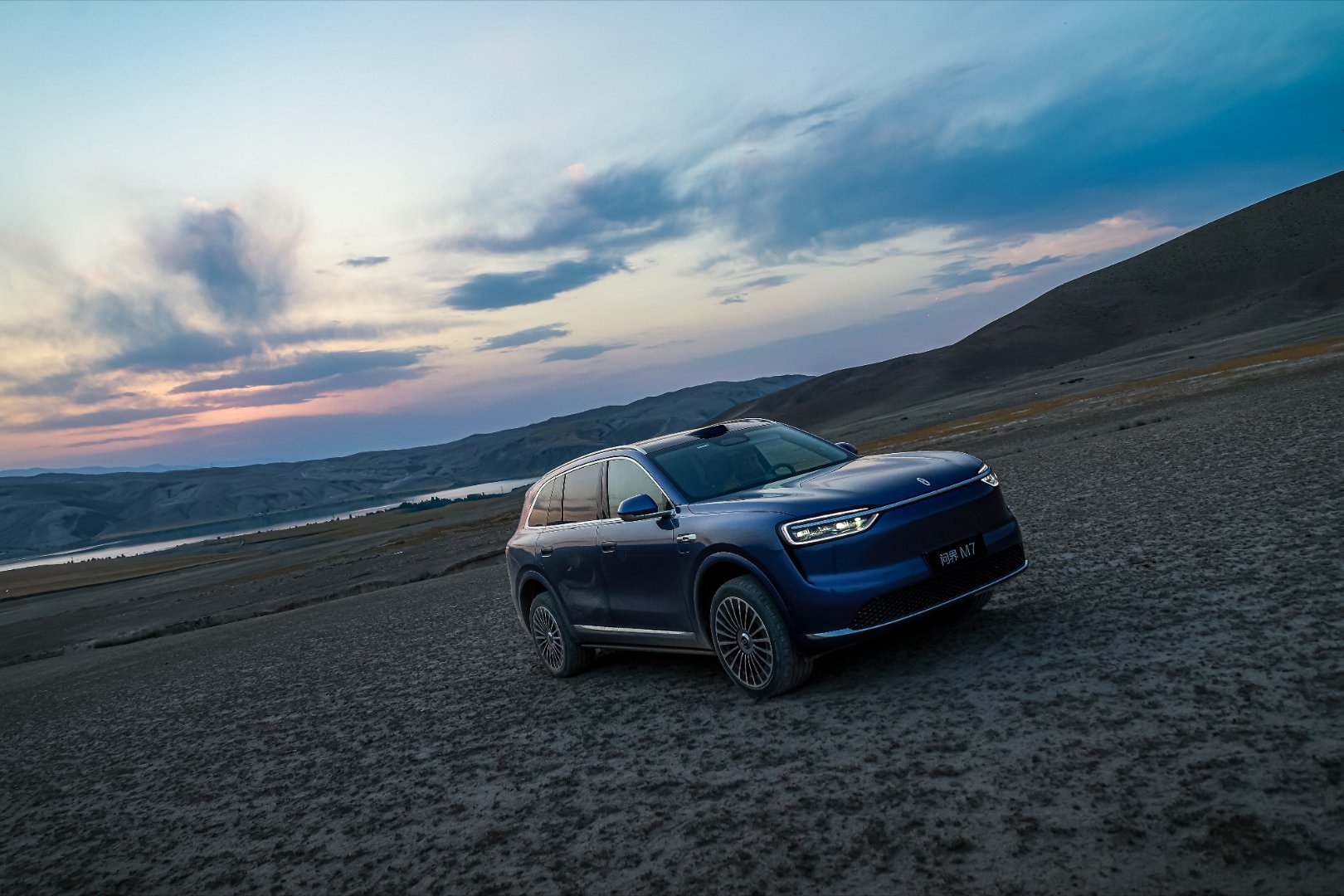 全新问界M7果然大受用户欢迎啊，上市36天交付破2万辆，这个成绩确实太亮眼了。当