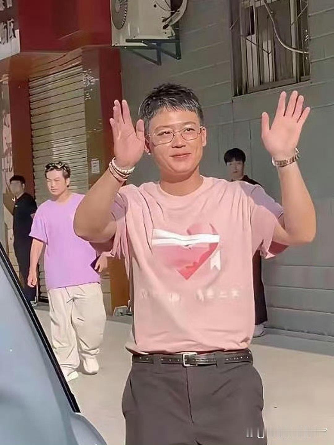 这是欧豪？发福了，变得稳重了！欧豪这花期也太短，没以前那股痞帅劲儿了！ 