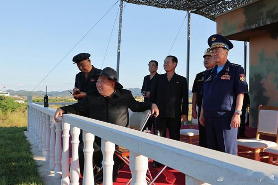 【金正恩针对美军目标进行自杀式无人机试验 或已搭载人工智能】海外新鲜事 据朝中社