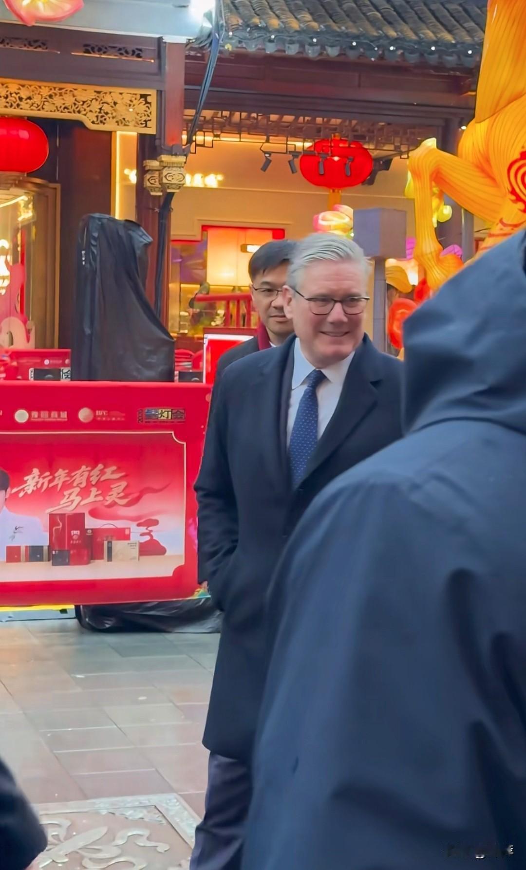 英国的这位首相还挺帅的！