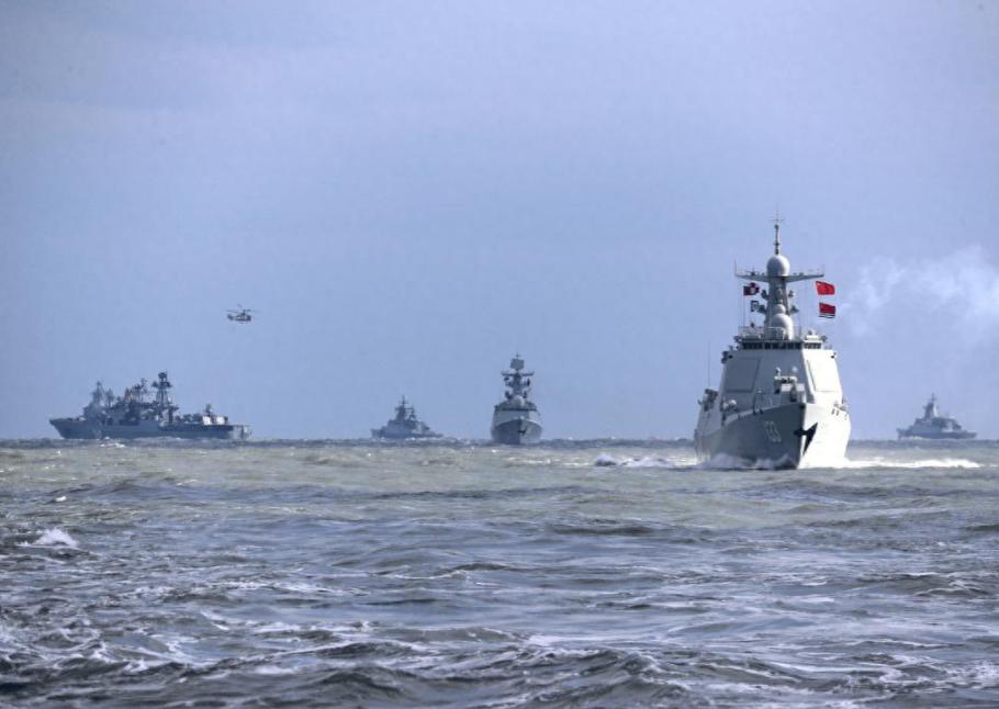 9月3日，菲澳加多次挑衅我国的南海驱逐舰。

黄岩岛对峙爆发。然而这里是中国的土