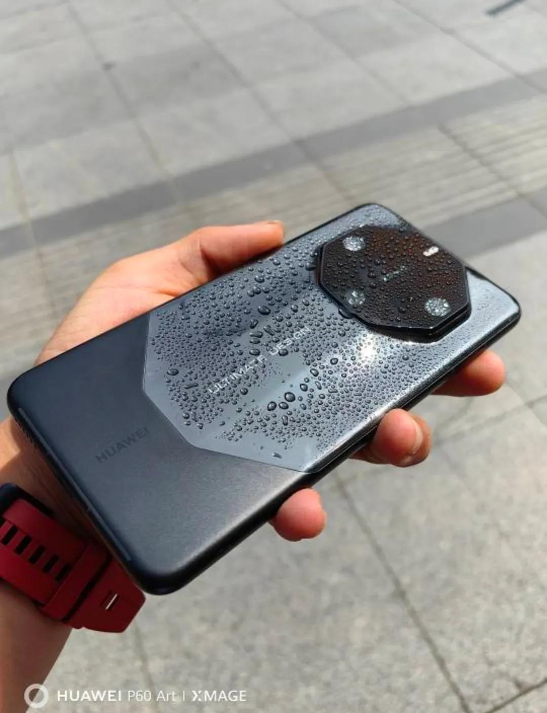 这玩意根本就不是给我们普通工薪群体买的，你说它贵也好，你说它只是mate60Pr