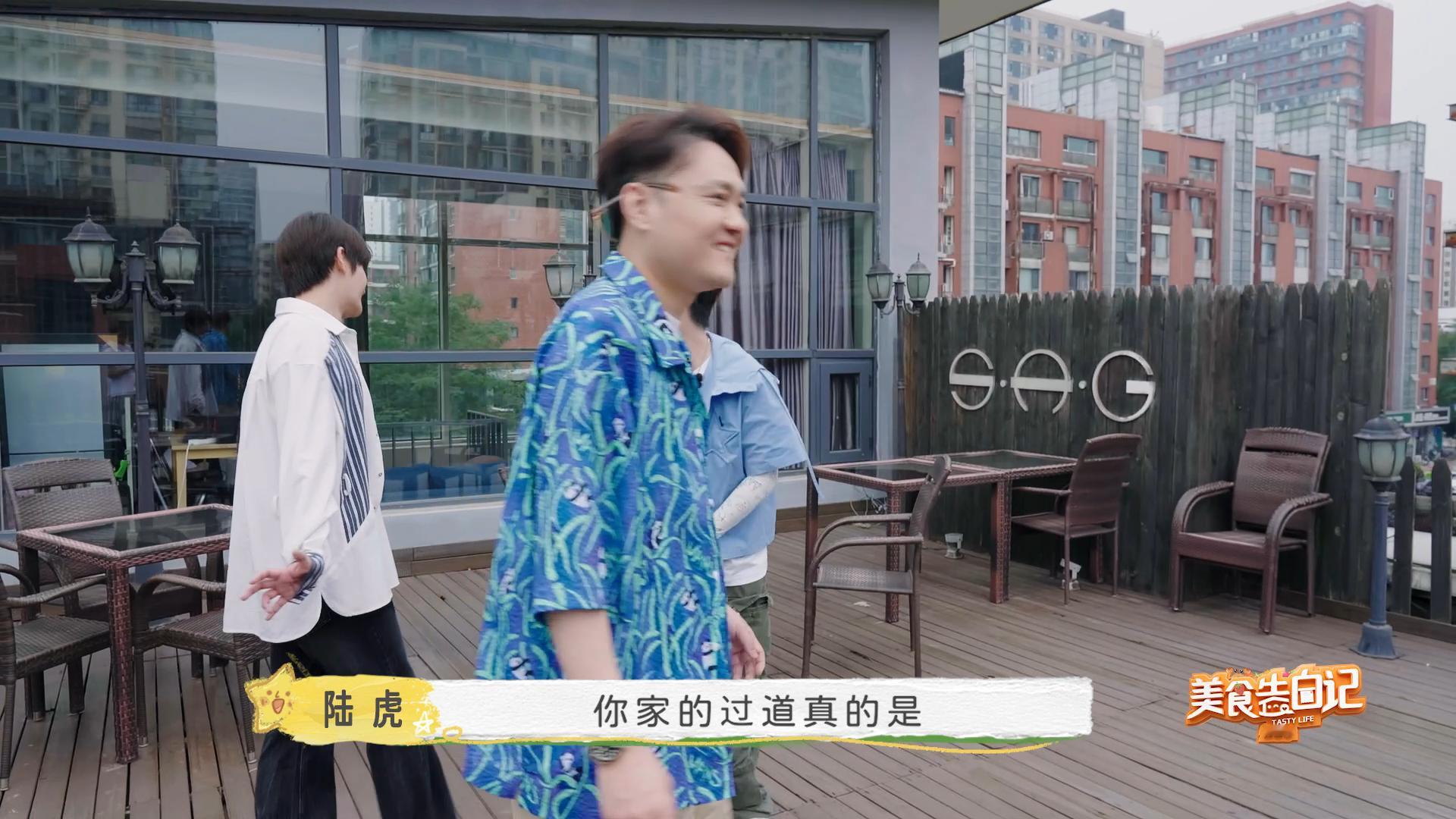 #0713路走宽了但友情没变# 那些年与朋友一起走过的路，如今已经变得宽敞许多，