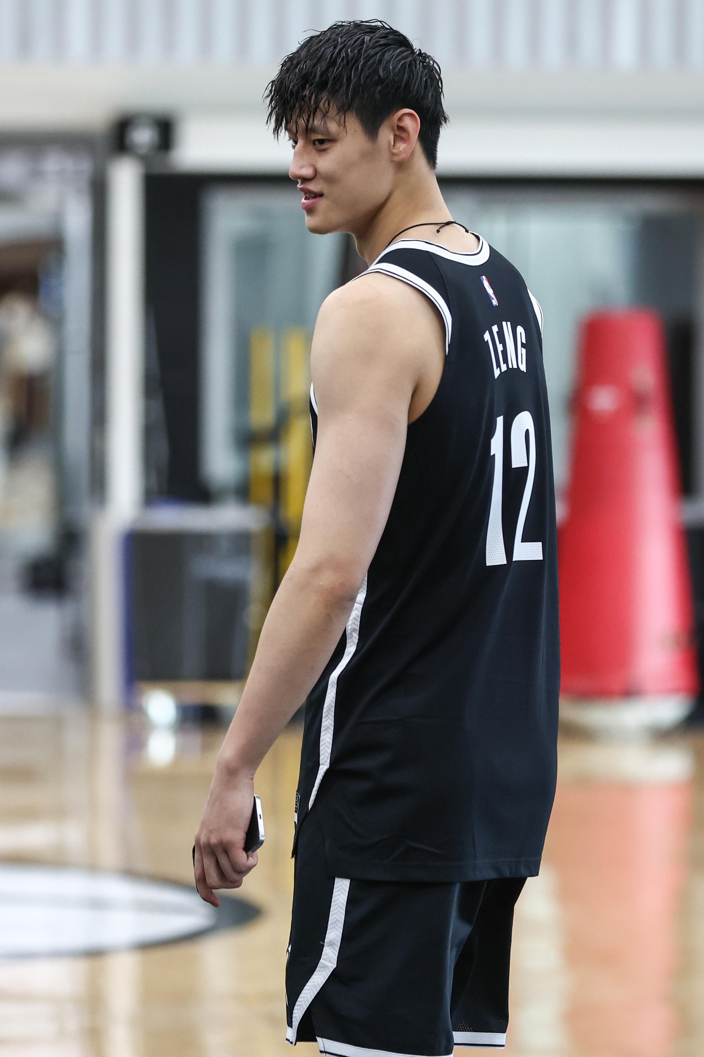 曾凡博 篮网 拿正式合同感觉悬。 ​​​