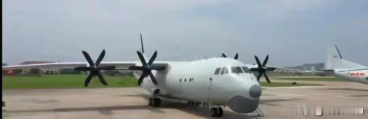 南部战区海军航空兵双机协同训练：搜索时间缩短40%，成功率提升60%以上
当南部
