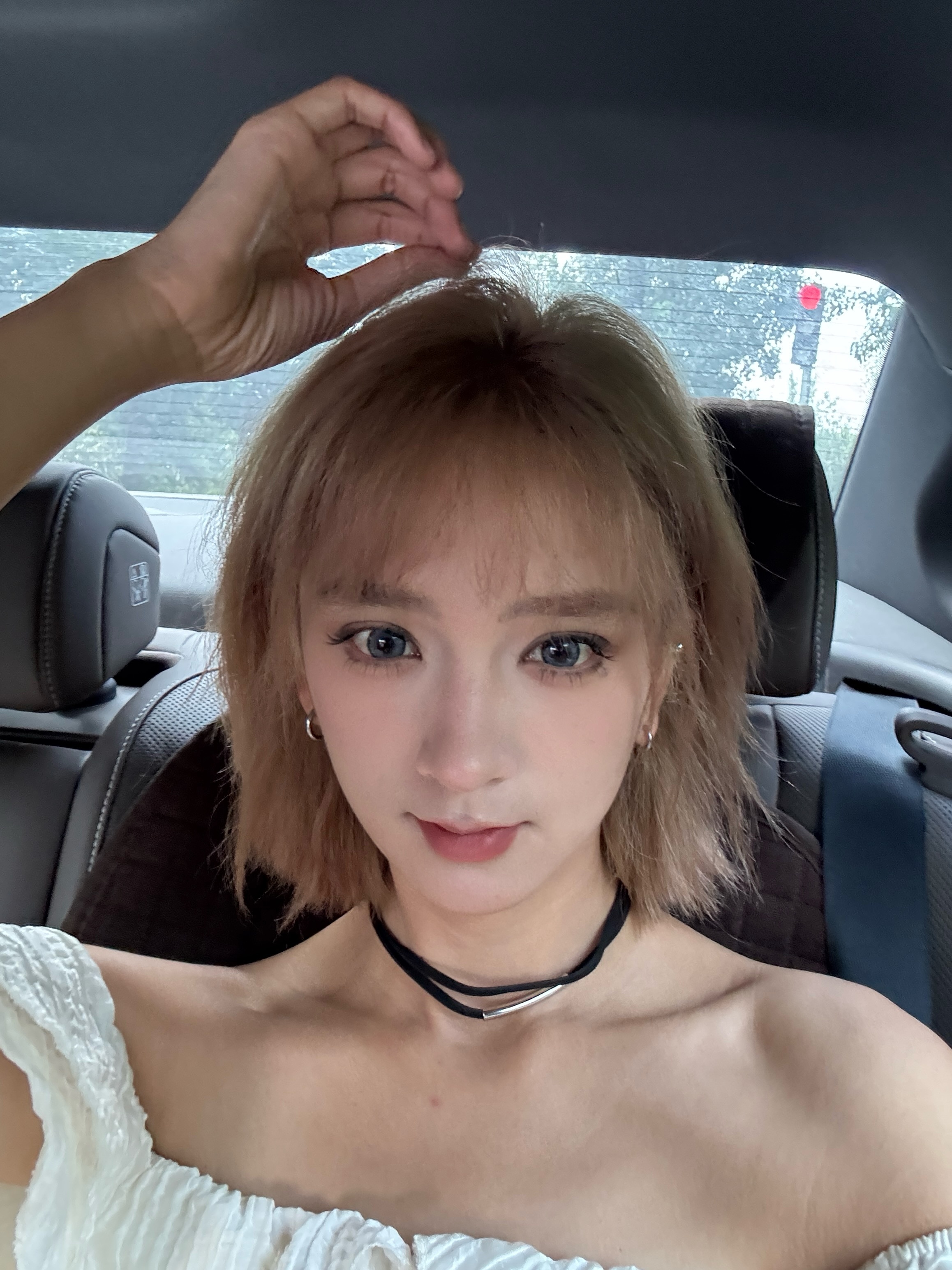 剪完短头发之后终于明白为什么男生的头不能碰了现在谁敢破坏我的翘翘头我就让他变成大