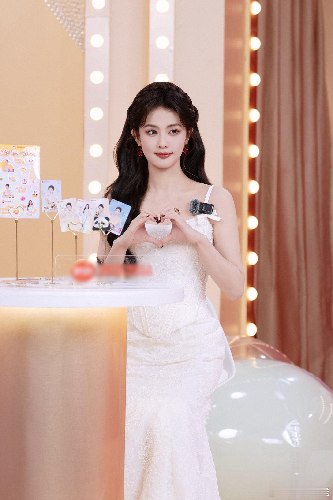 谁能拒绝白鹿用汤圆做的奶茶 被白鹿的汤圆奶茶狠狠拿捏！直播 DIY 的创意绝了，