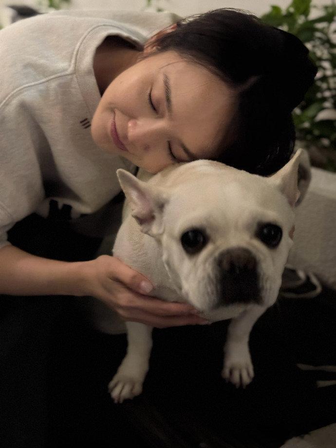 就是职场人的情绪避风港！2025收尾期，各种琐事与压力让人身心俱疲，她带着公益项