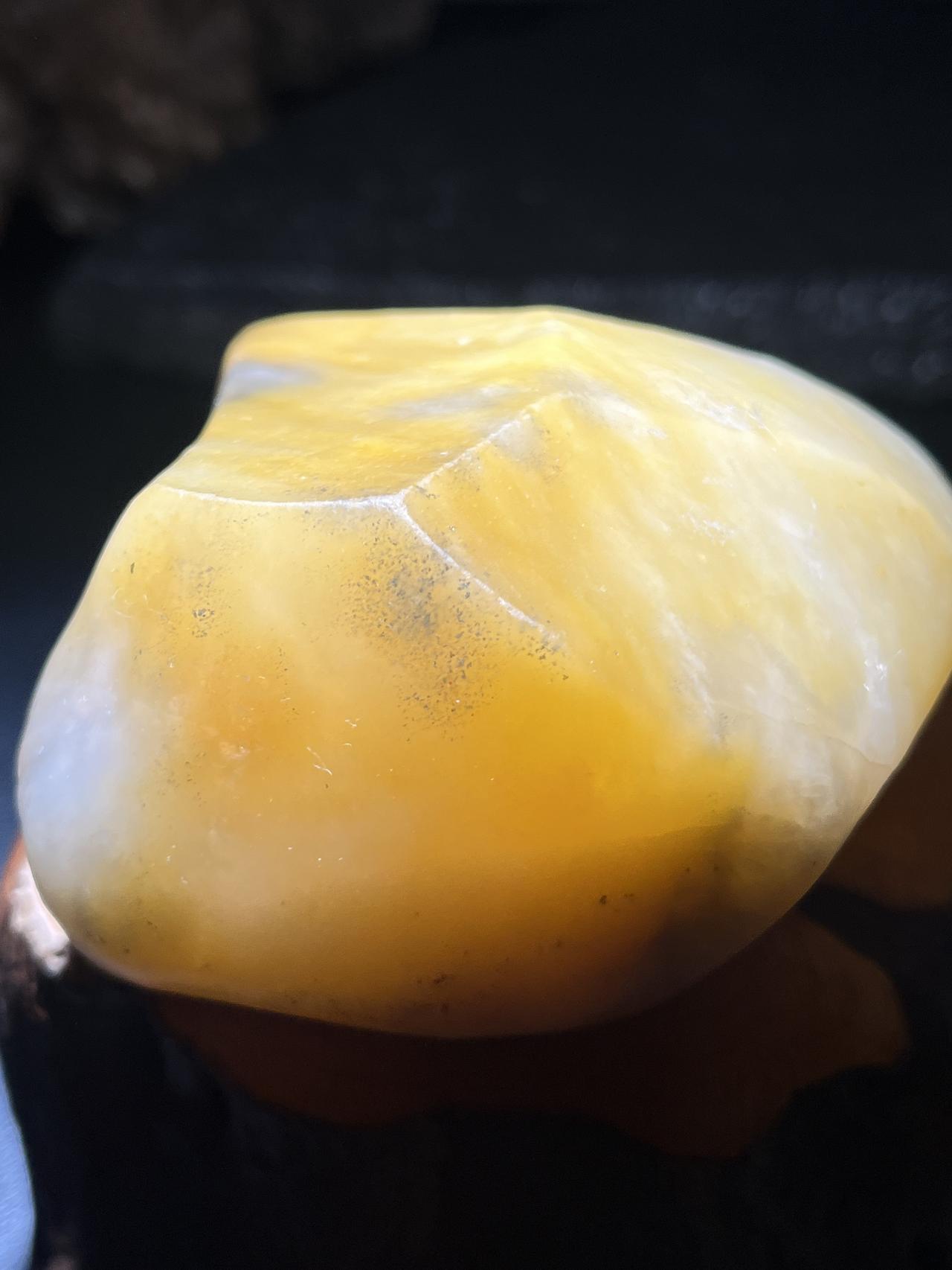 分享最近一次你手机里拍的照片最近拍的一黄一红的金丝玉原石[星星眼][小鼓掌][耶