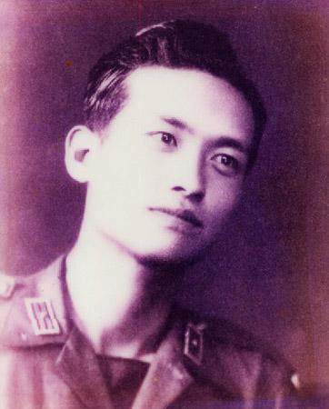 1947年，国军少校被俘，面对审问，他看了一眼连长，淡定地说：“同志，你级别太低