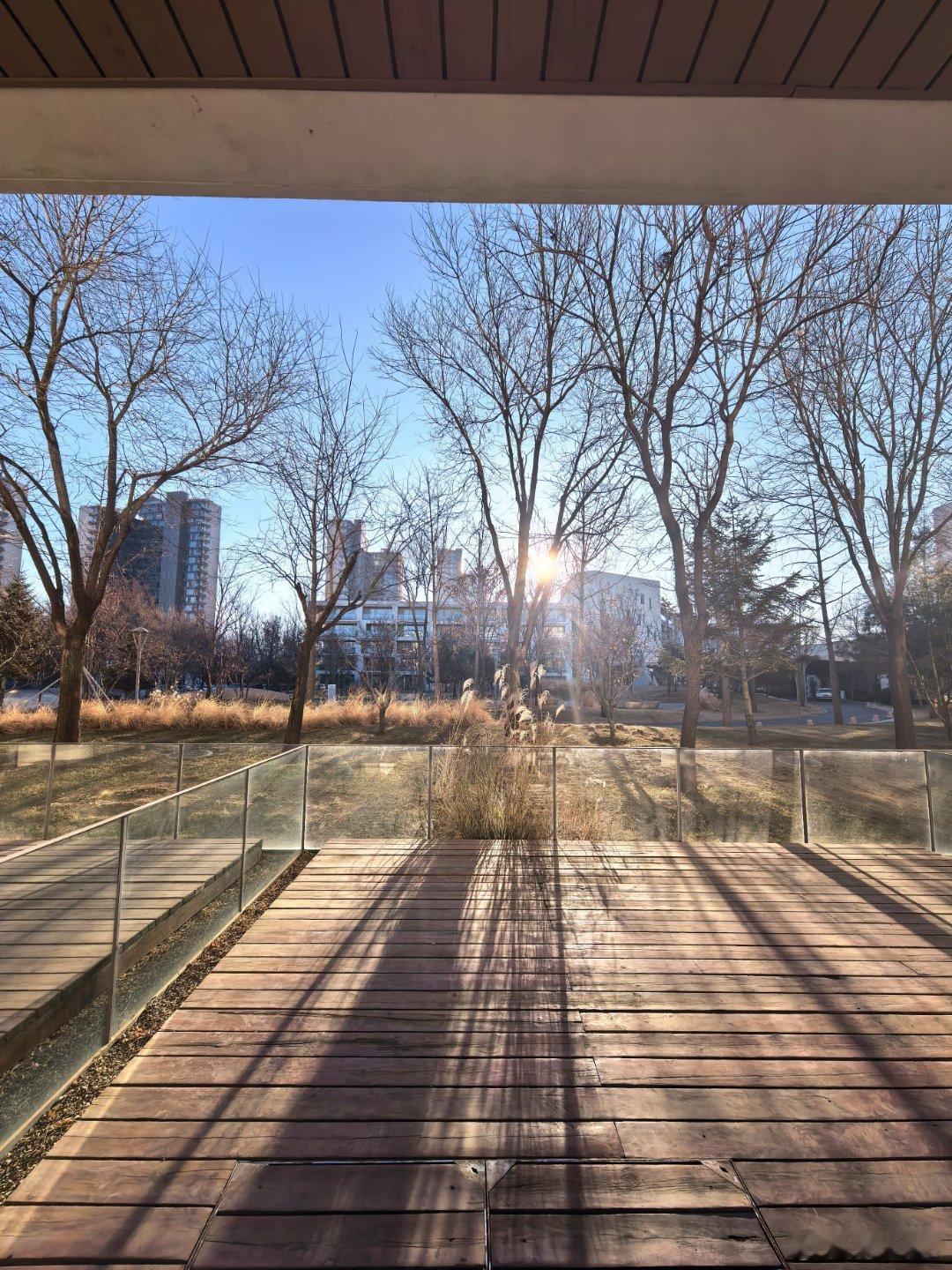 听我的阿那亚就淡季来，人挤人别遭罪。大连开车过来六个小时，带孩子溜溜达达两天就够