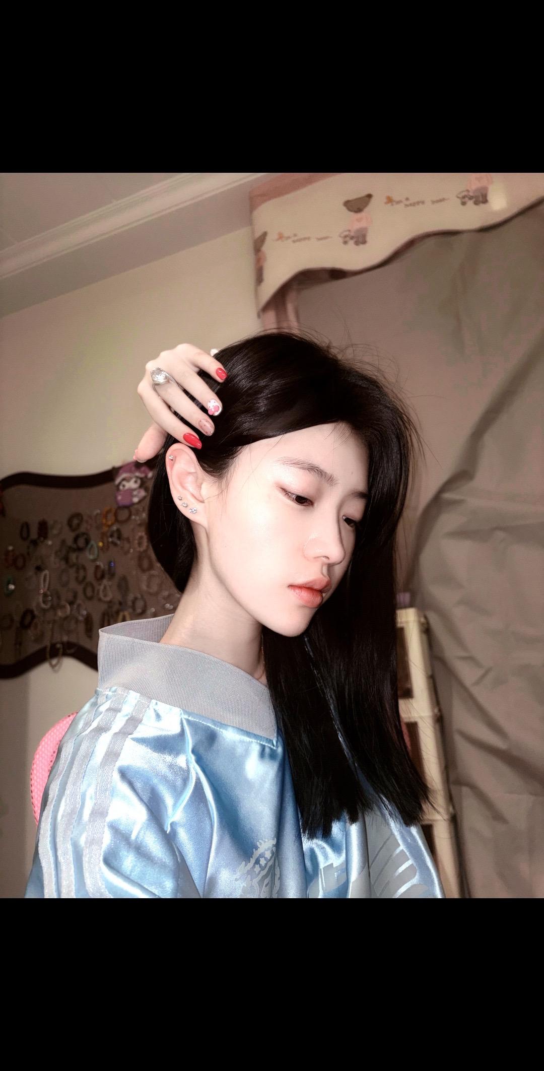 生活给我一巴掌 没想到吧 这次我出剪刀