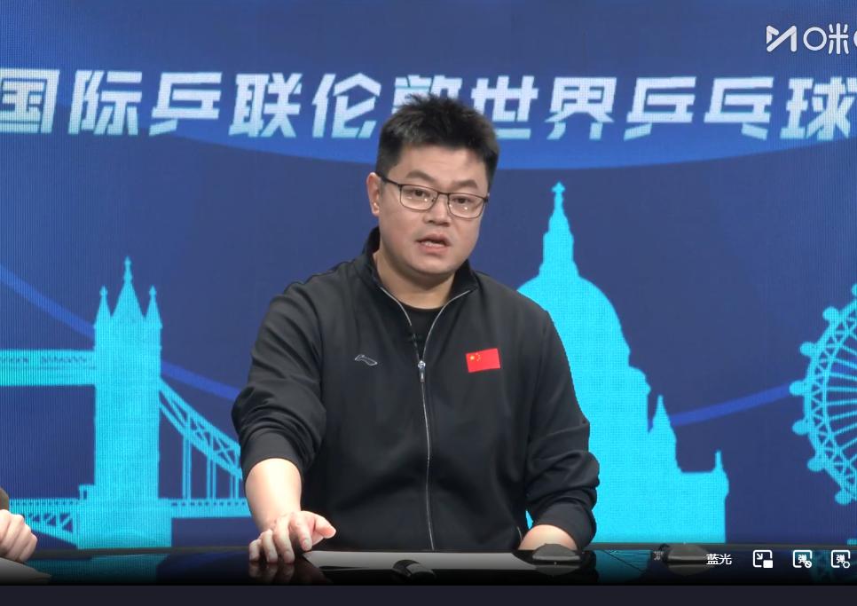 笑死我了！周冠达说：申裕斌状态不行，这可能她今晚不出赛的原因！

侯英超说：
我