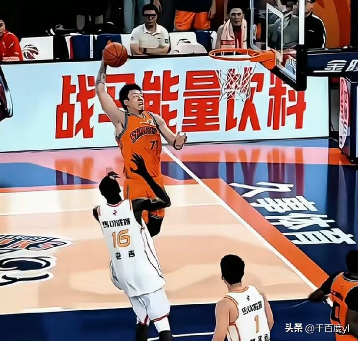 揭幕战上海男篮胜深圳
10月16日晚新赛季揭幕战打响，卫冕冠军上海男篮与上赛季季