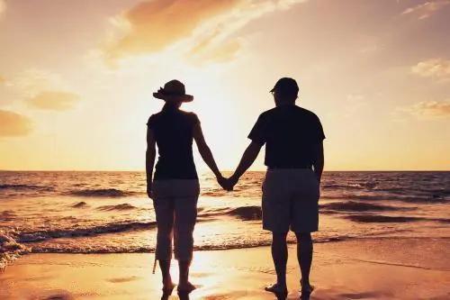 你我之间，或许早已没有了未来，但那段时光，我一辈子都不会忘

地铁报站声在耳畔响