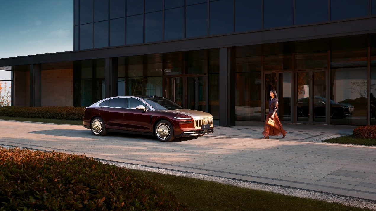 27.99万起岚图追光L压轴上市 11月，岚图汽车交付量达20005辆，同比增长