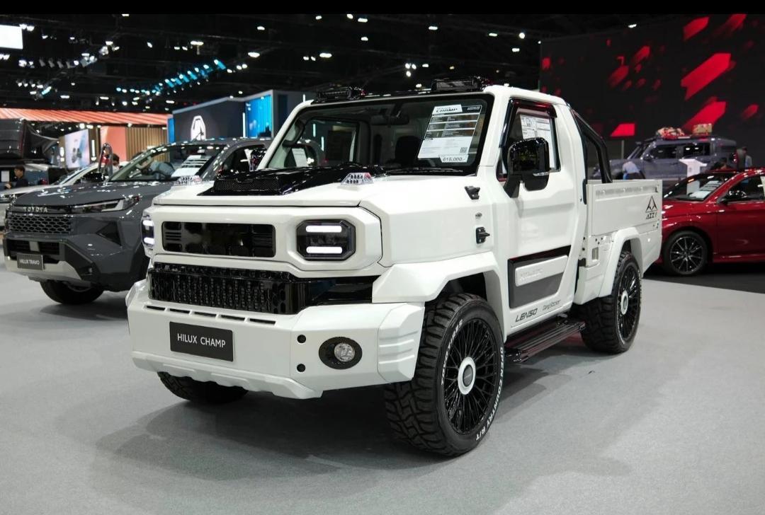 这是丰田的Hilux Champ 皮卡，
它是首款基于IMV 0平台打造的车型，