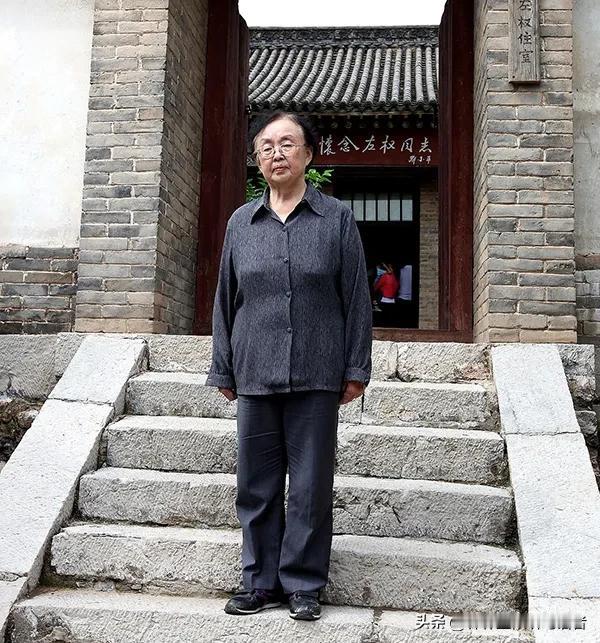 1960年，哈军工院长陈赓办公室冲进一个女孩，她大声问：“凭什么不录取我，我就要