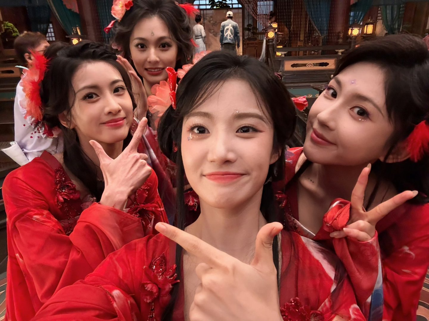 入青云 女孩们好鲜活好明媚啊啊啊啊 ​​​