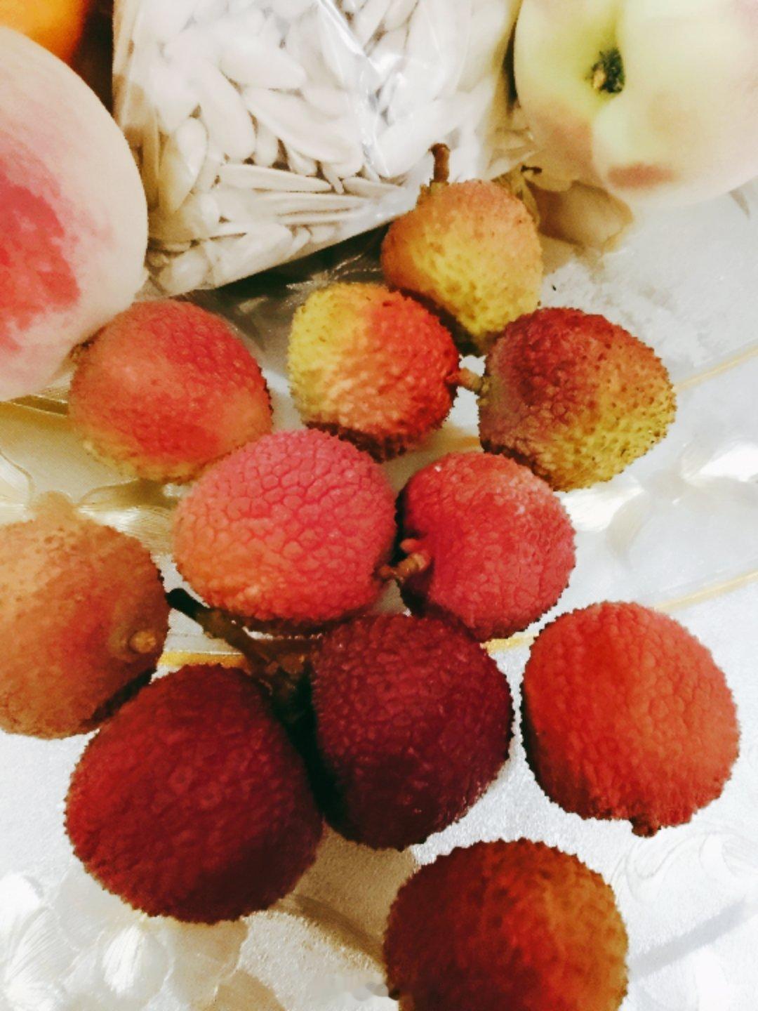 我最爱吃荔枝 荔枝好甜李祯快来吃荔枝