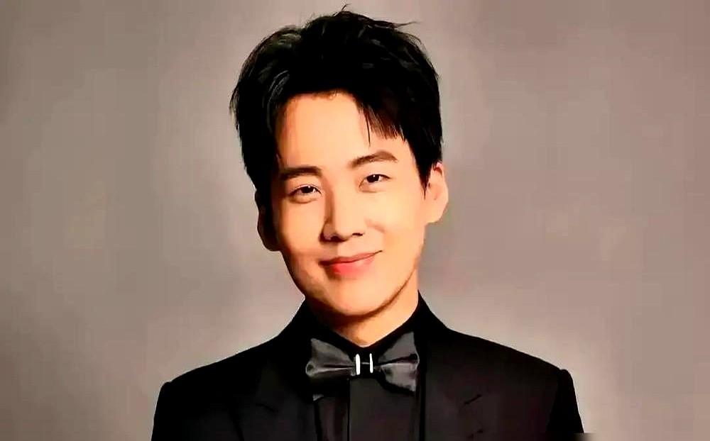 张若昀直接放话：要是搭档变了，我也不演了！

说的就是《庆余年》里的范思辙。
