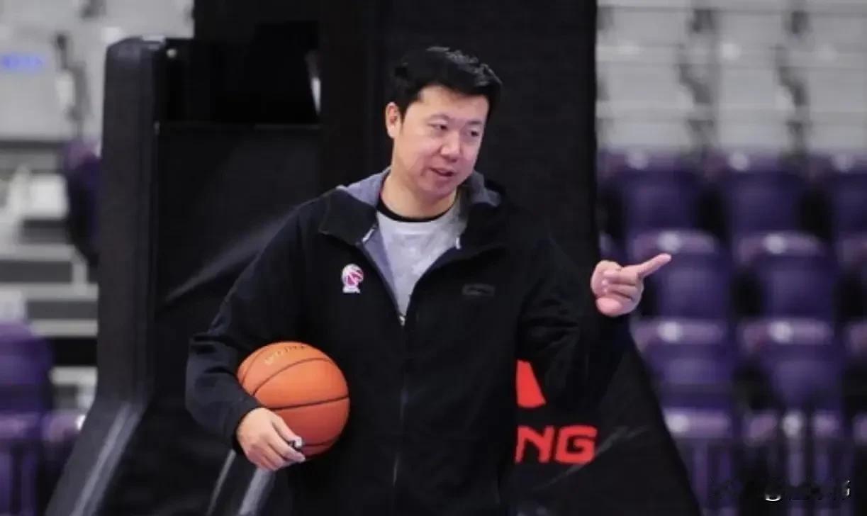 支持大郅！王治郅谈玩手机：

“现在的球员，对于手机太过于沉迷了，我觉得这是不好
