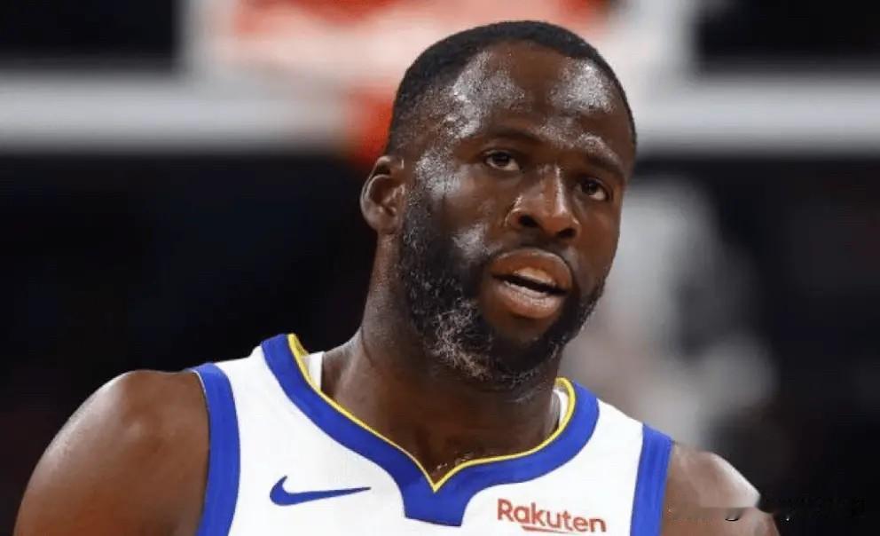 根据记者报道，勇士已经正式将德雷蒙德-格林纳入交易谈判。

这是格林为勇士效力的