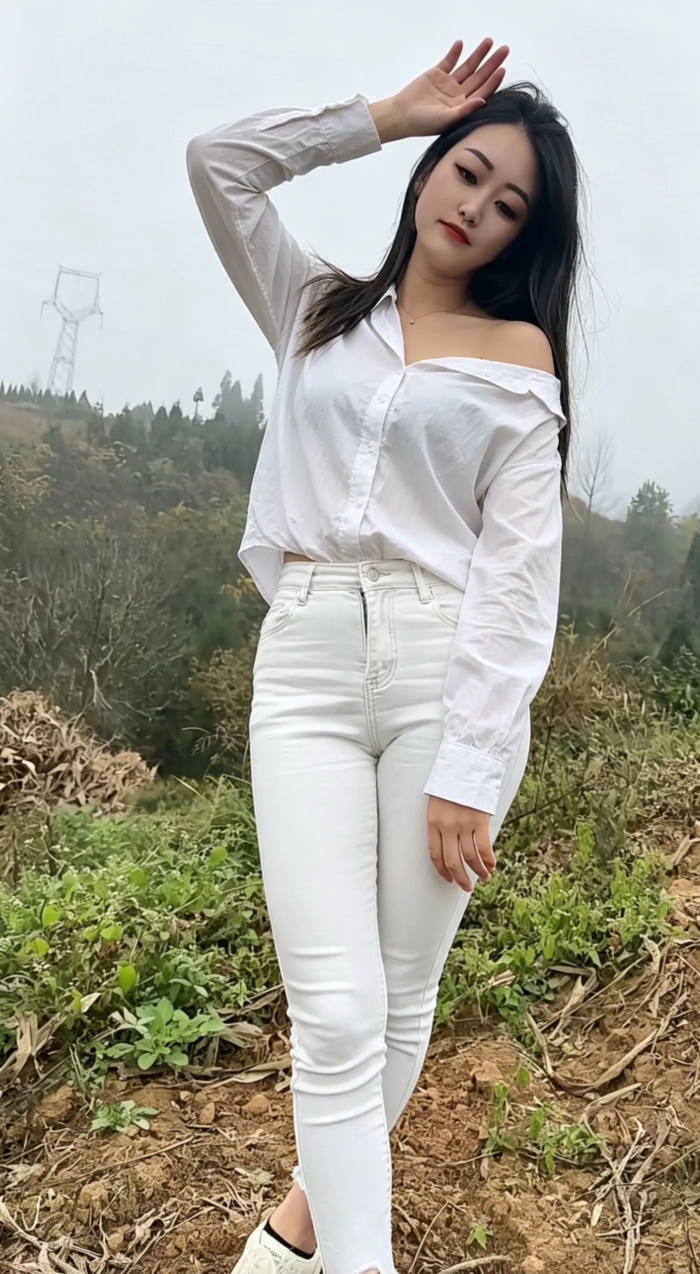 农村姑娘在田间 白色 微胖女生