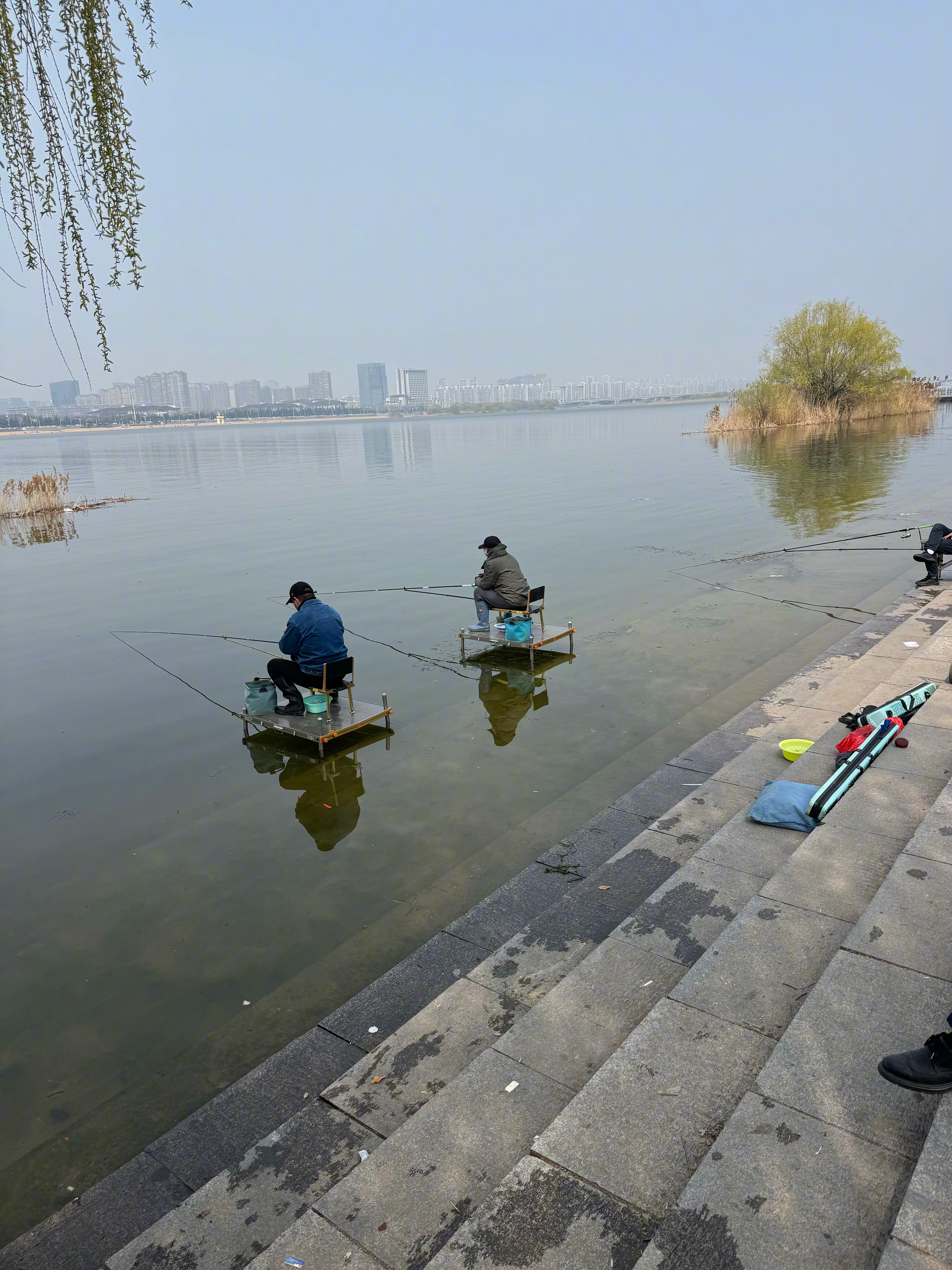 看了一小时没见钓到鱼