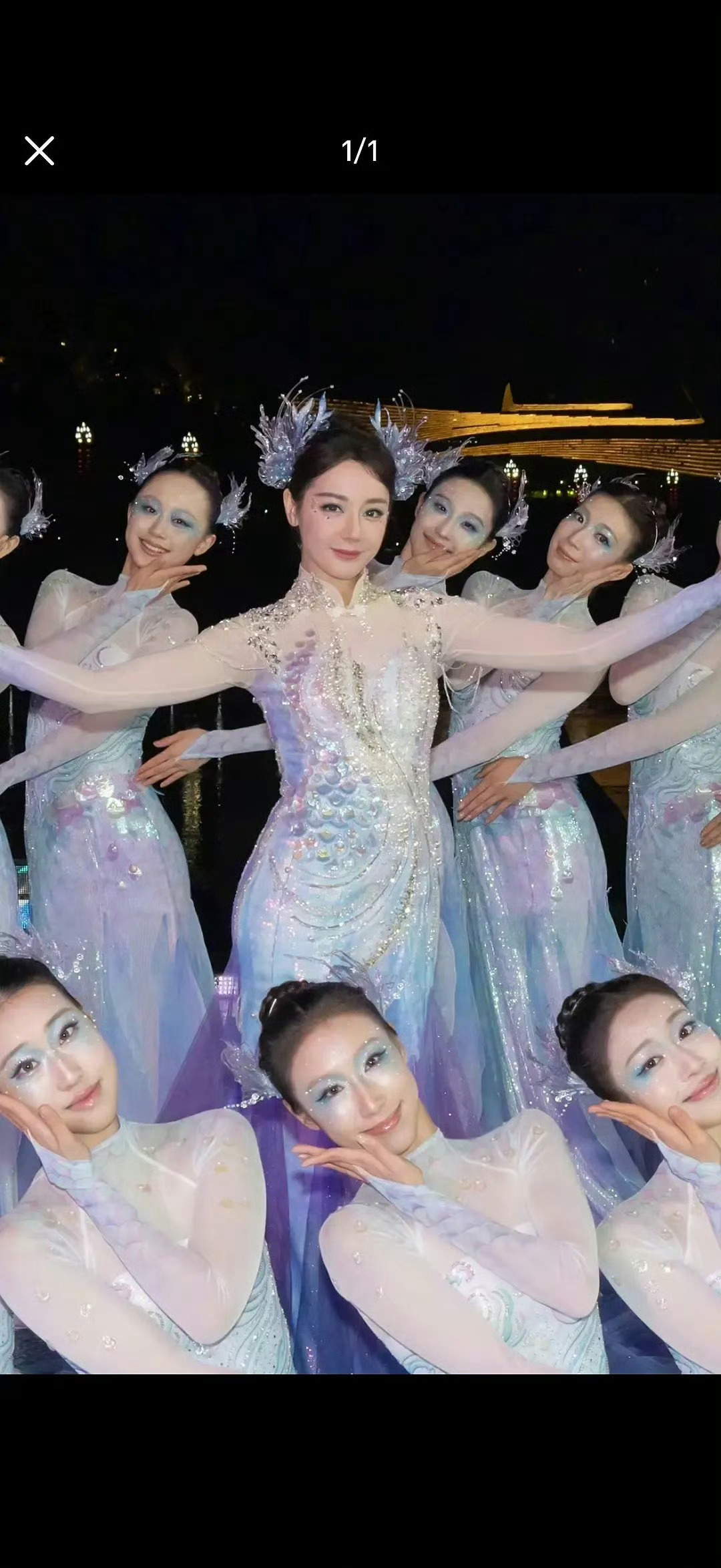 迪丽热巴的妆容虽然与其他人不一样，但是感觉还没素人美