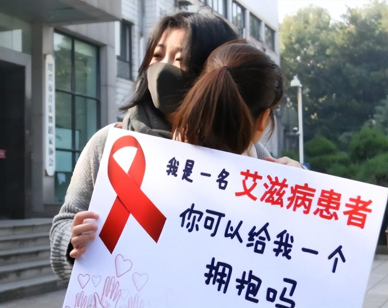 艾滋病隐瞒不了了。最近，重庆、云南、广东、广西等多地接连出手，通过地方立法将艾滋