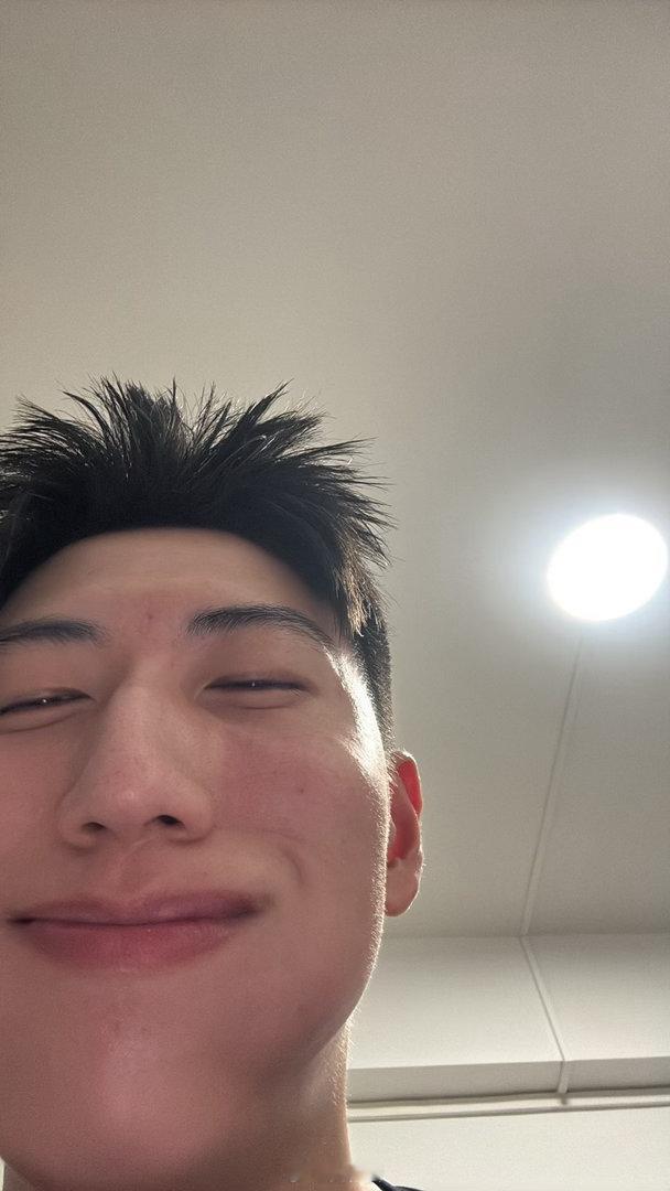 我不知道啥意思八点半到公司因为认真吃早饭忘记打卡啊啊啊啊啊啊啊 