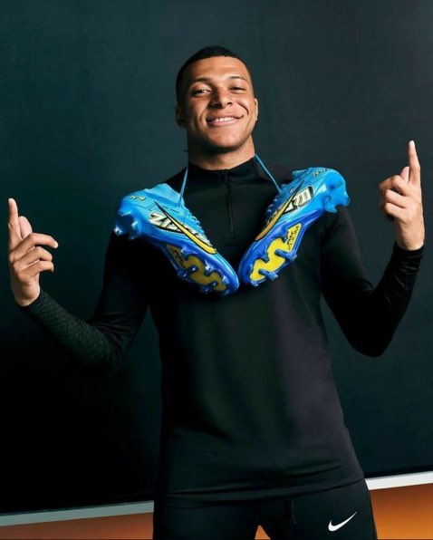 阿迪达斯同时也是皇家马德里的赞助商，他们正努力签下姆巴佩。皇马