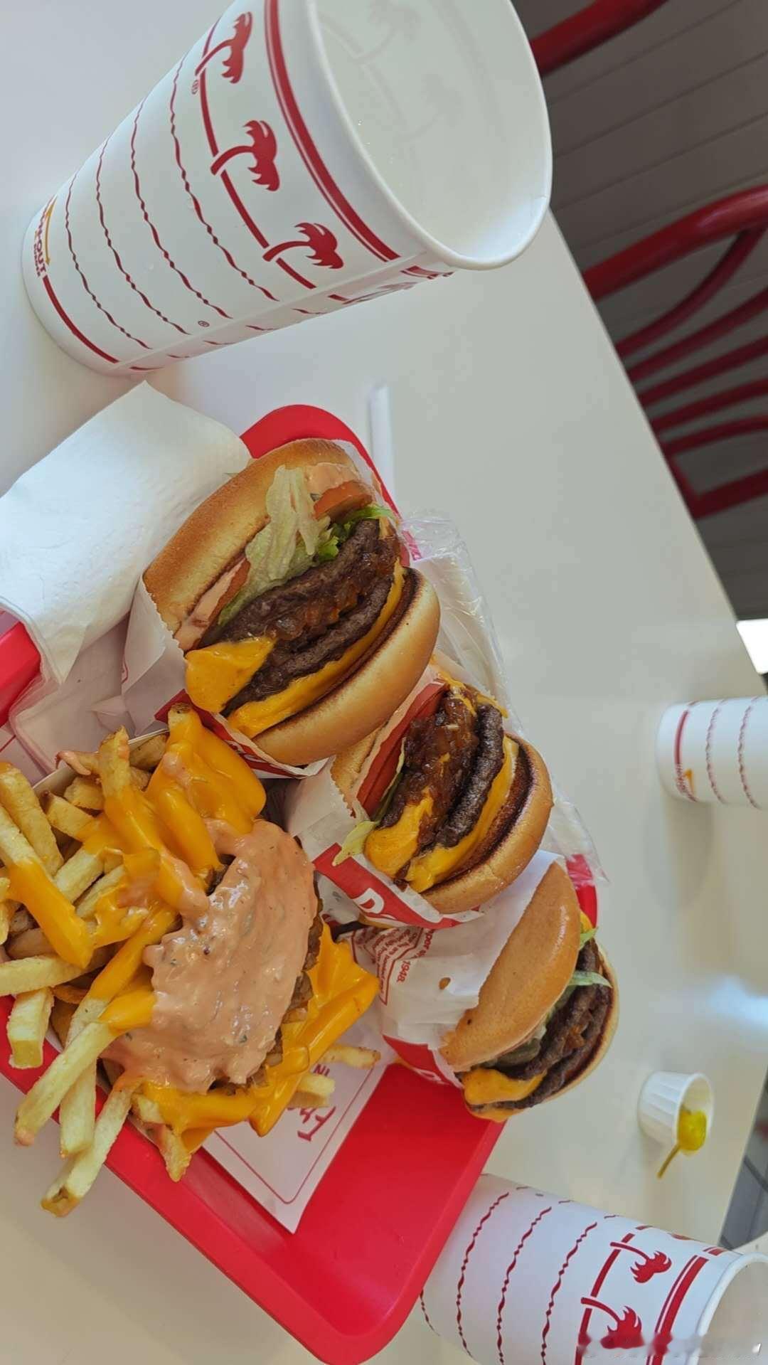 先吃一餐加州特产innout 