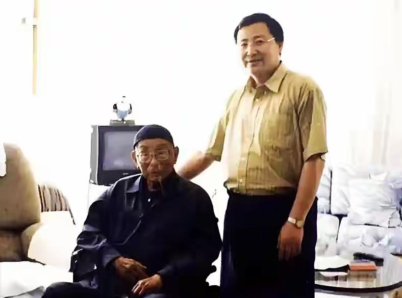 是张学良，这郭松龄才有了子孙后代。
其他先放一边不说，这张学良积阴德的一件事还是