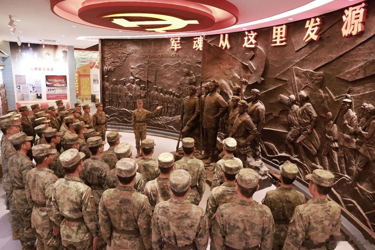 铸剑中原早安军营原原说早晚安 建强组织固根基瞄准新域练硬功攻坚克难勇担当早安
