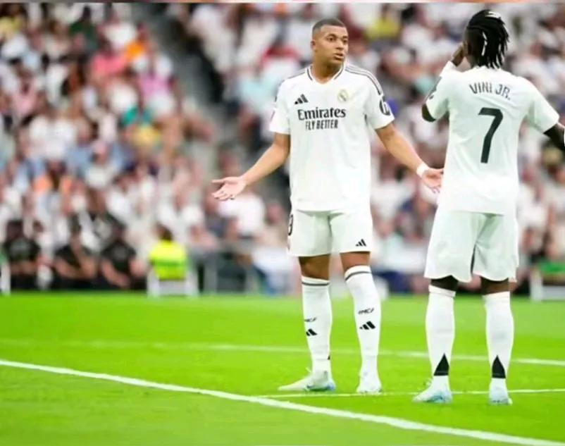 姆巴佩来了皇马，没有了队内老大地位，想罚点球，可是队友维尼休斯一点不让，结果点球