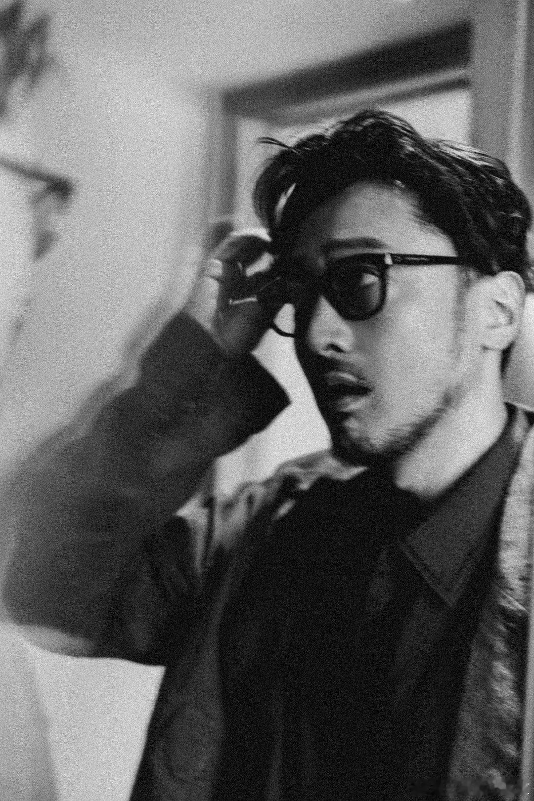 王传君酱园弄神级转场 王传君在《酱园弄悬案》的转场片段太震撼！从温柔到暴戾的反差